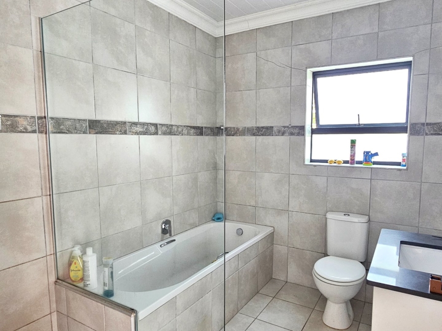 2 Bedroom Property for Sale in Fraaiuitsig Western Cape